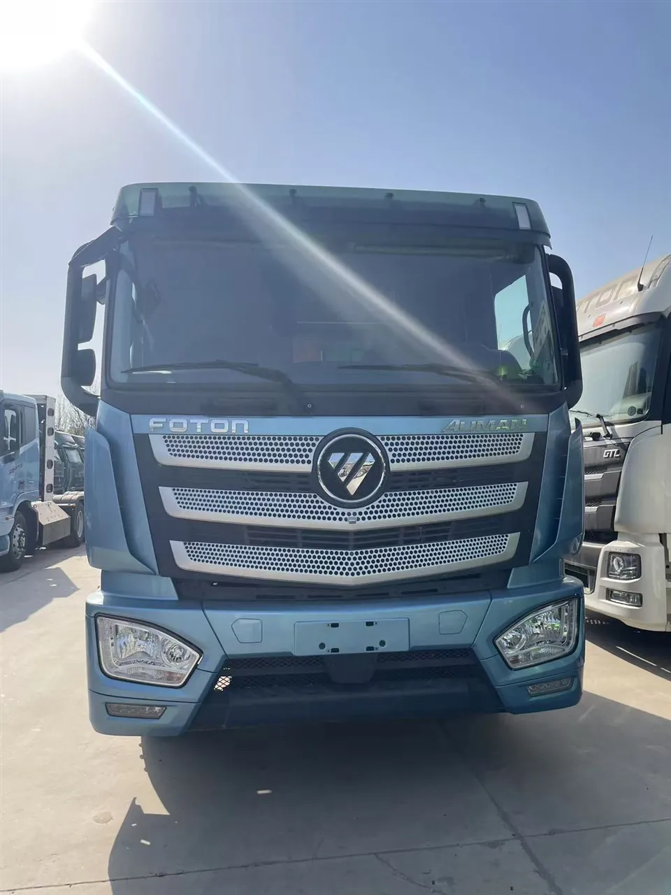 অমন ট্র্যাক্টর